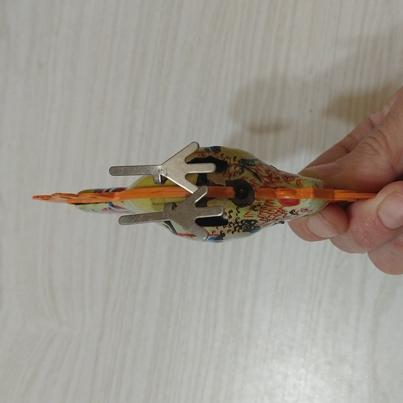Vintage Rooster Tin Windup Toy (Missing Key) - Picture 3 of 3
